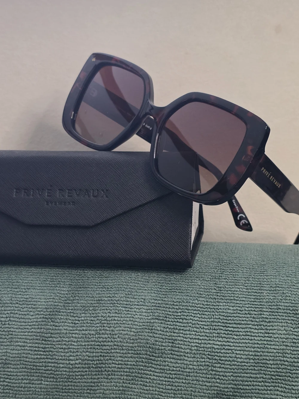 New PRIVE REVAUX Women’s Tortoiseshell Square Sunglasses - Brown Gradient